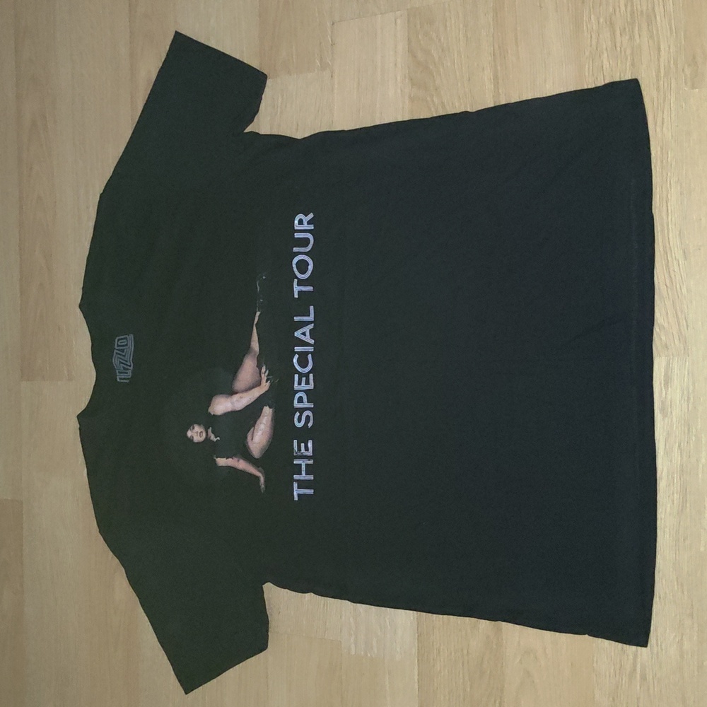 2022 Lizzo The Special Tour Music Crewneck Short Sleeve Concert T-Shirt XL